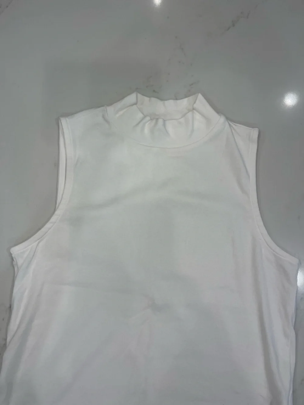 NWOT GAP Sleeveless Mock Neck Tank Top - White - Picture 4 of 12